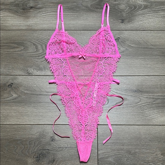 Victoria’s Secret‎ Pink Lace High Leg V-String Teddy Bodysuit Size Small - Picture 1 of 13